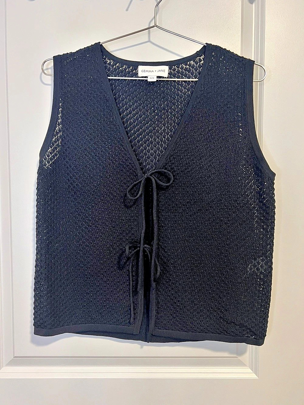 GEMMA & JANE BLACK KNIT TIE TOP SIZE M
